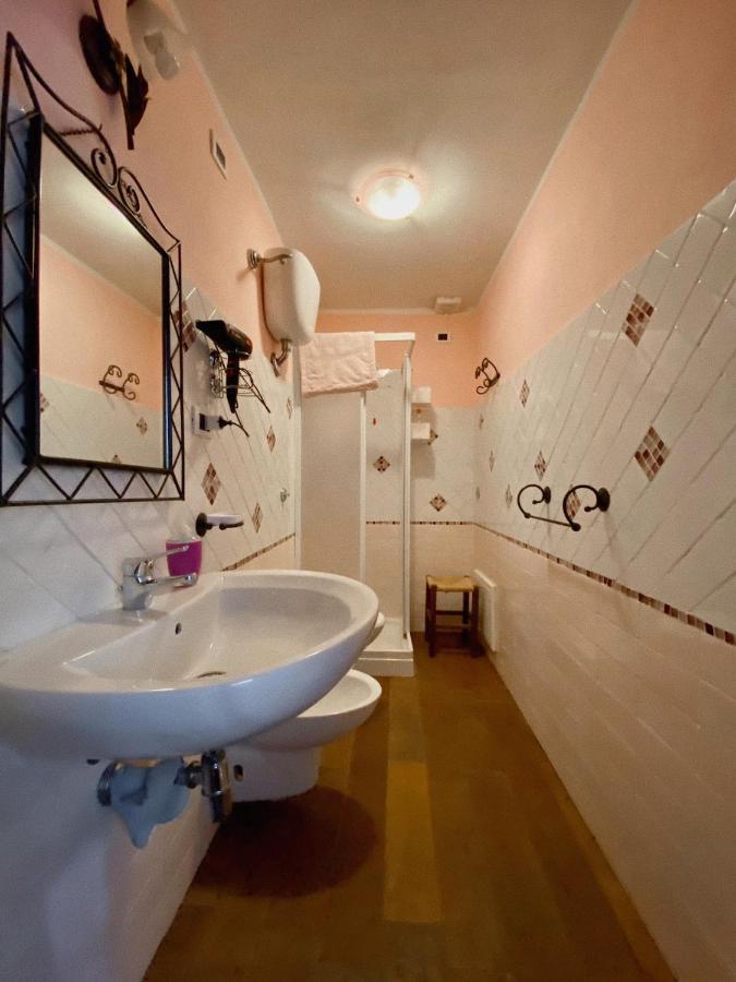 Domos Antigas Bed & Breakfast Bottidda Ngoại thất bức ảnh