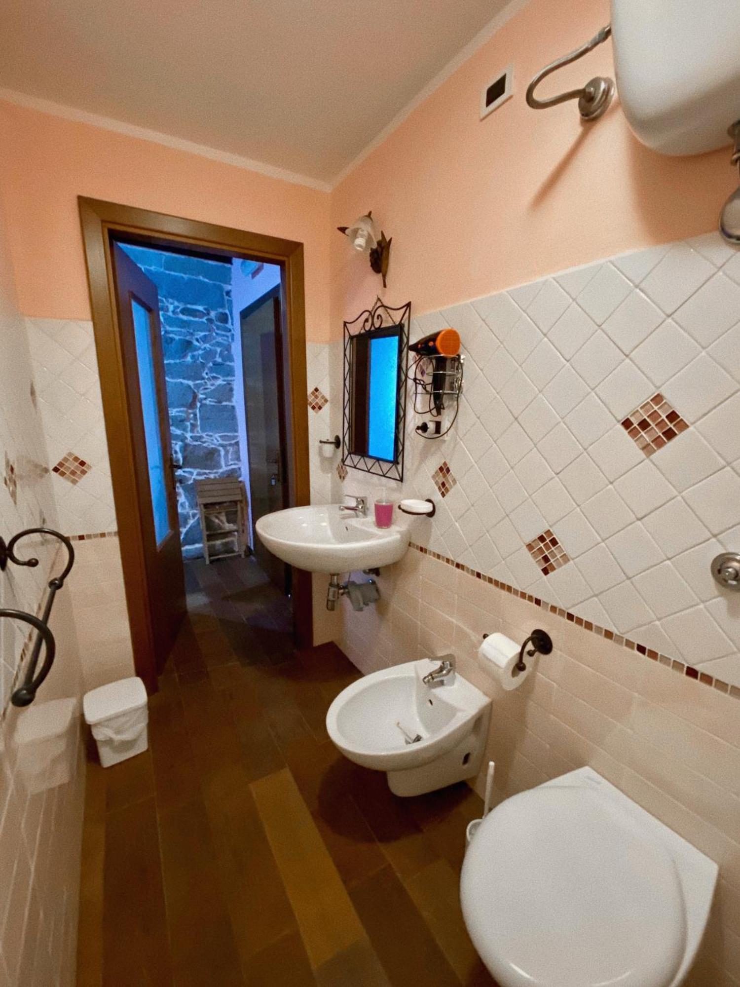 Domos Antigas Bed & Breakfast Bottidda Ngoại thất bức ảnh
